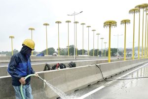 Lọng cung đình ở cầu Nguyễn Hoàng đã được tính toán kỹ về khả năng chống chịu mưa bão