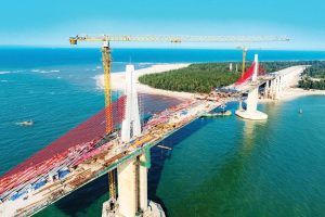 Giải phóng mặt bằng, đẩy nhanh tiến độ cầu qua cửa biển Thuận An