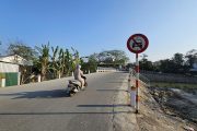 Vướng mặt bằng, cầu Vạn Xuân vẫn chưa thông tuyến